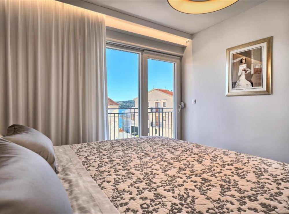 Apartment Aniva - 50 m From the sea
