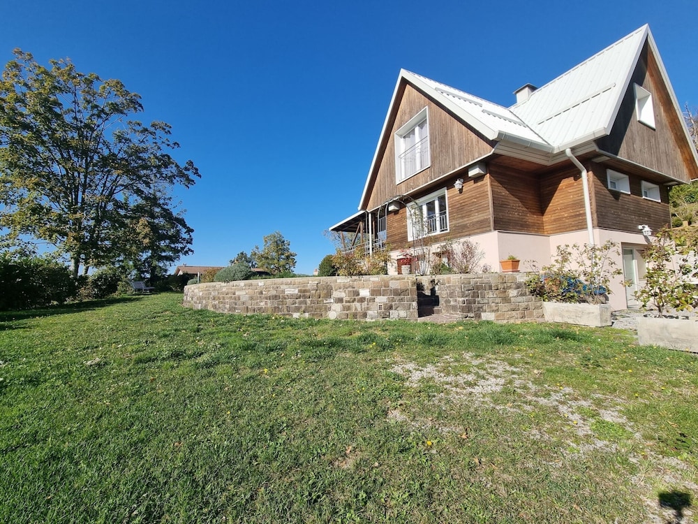 Chalet in Marliana Near Center view 5