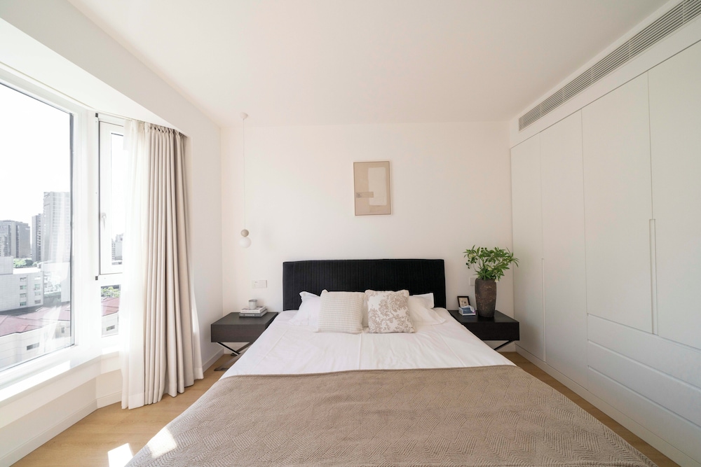 Book and Bed - Xujiahui