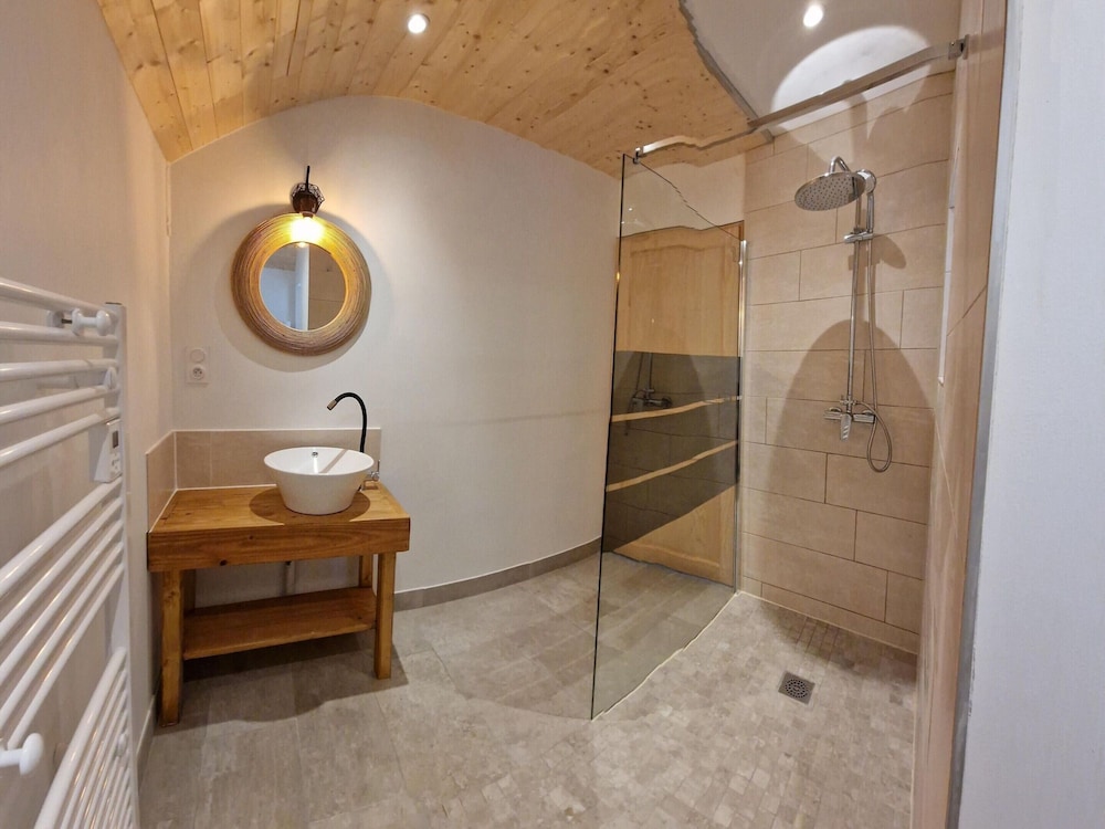 Shenkin Vilmar Apartments