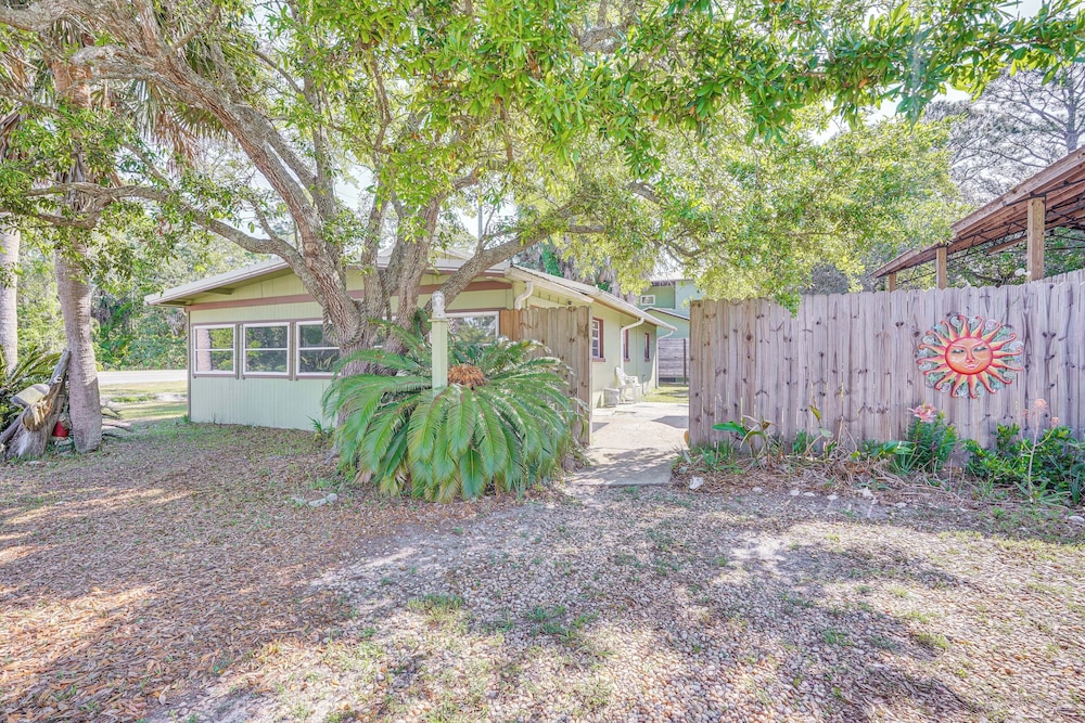 Walk to Beach: Cozy Port St Joe Getaway w/ Yard