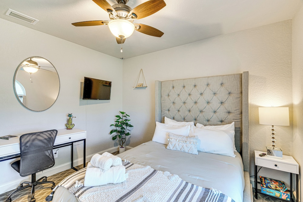 6 Mi to Beach: Family Oasis w/ Pool in Cape Coral