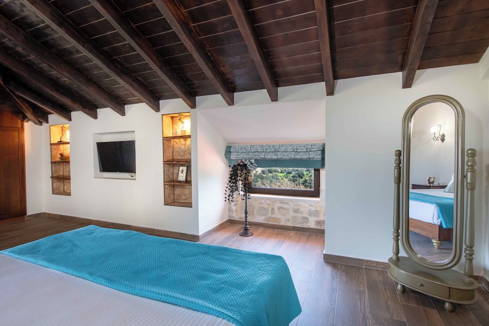 Geroulios Kastro Villas
