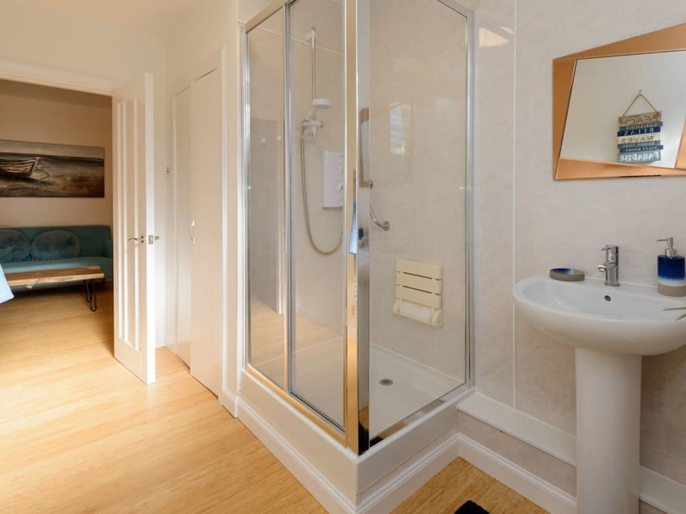 Cooleens- Chic 1-bedroom Apt. in North Berwick view 2