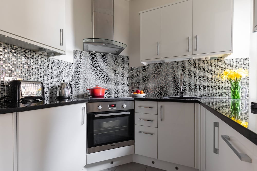 Sloane Avenue IV by Onefinestay
