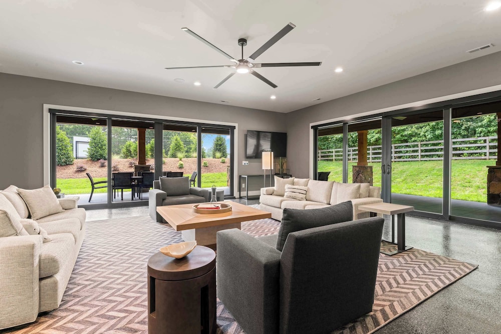 The Luxe Barn Home for 4