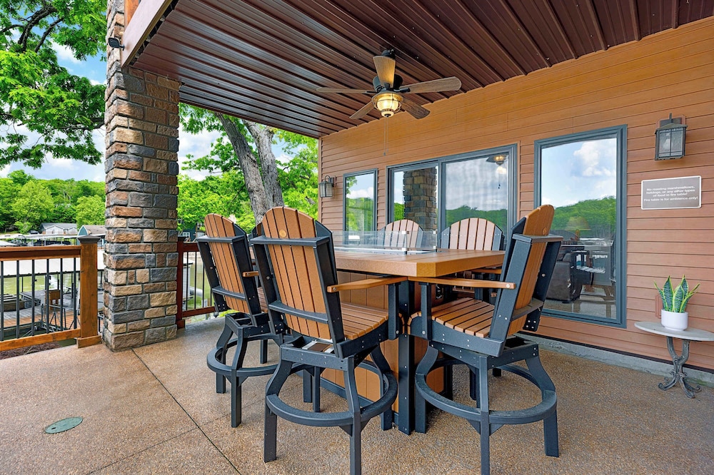 Trails End Hideaway Waterfront