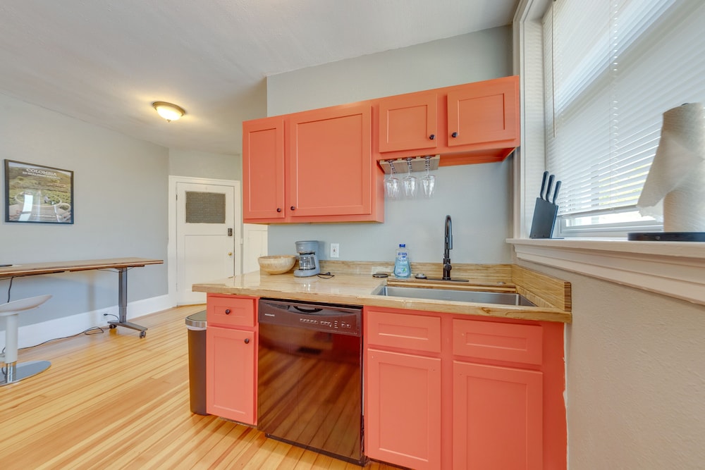 St Louis Vacations - Inviting St Louis Apartment - Great Location! - Property Image 18