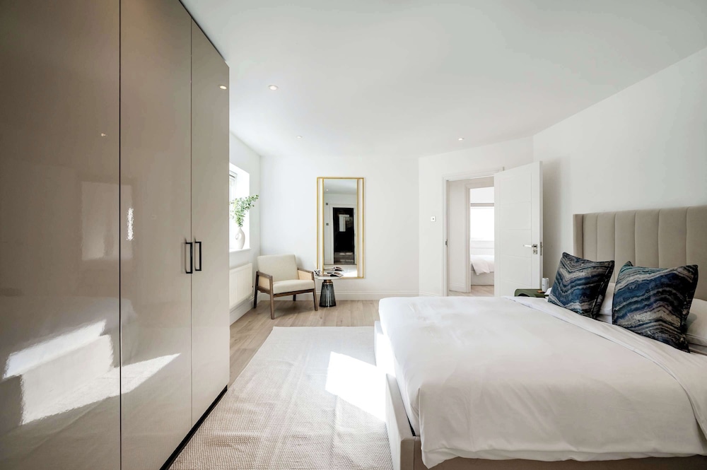 Lords Living -3 bed in Regents Park With Terrace