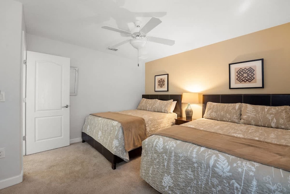 Cozy Comfortable 9BR Retreat in Champions Gate