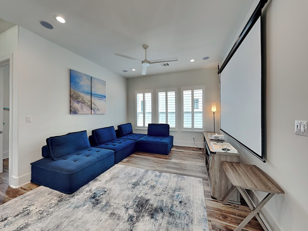 Seabreezy Lane by Ryson Vacation Rentals