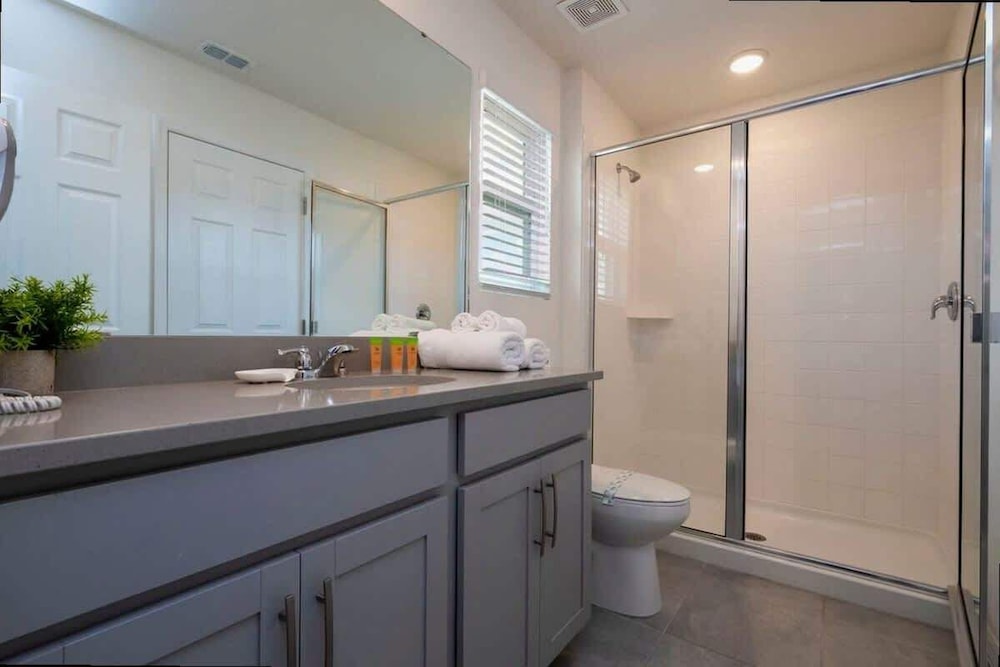 Splendid 6Bd w Private Pool Solara Resort 2154
