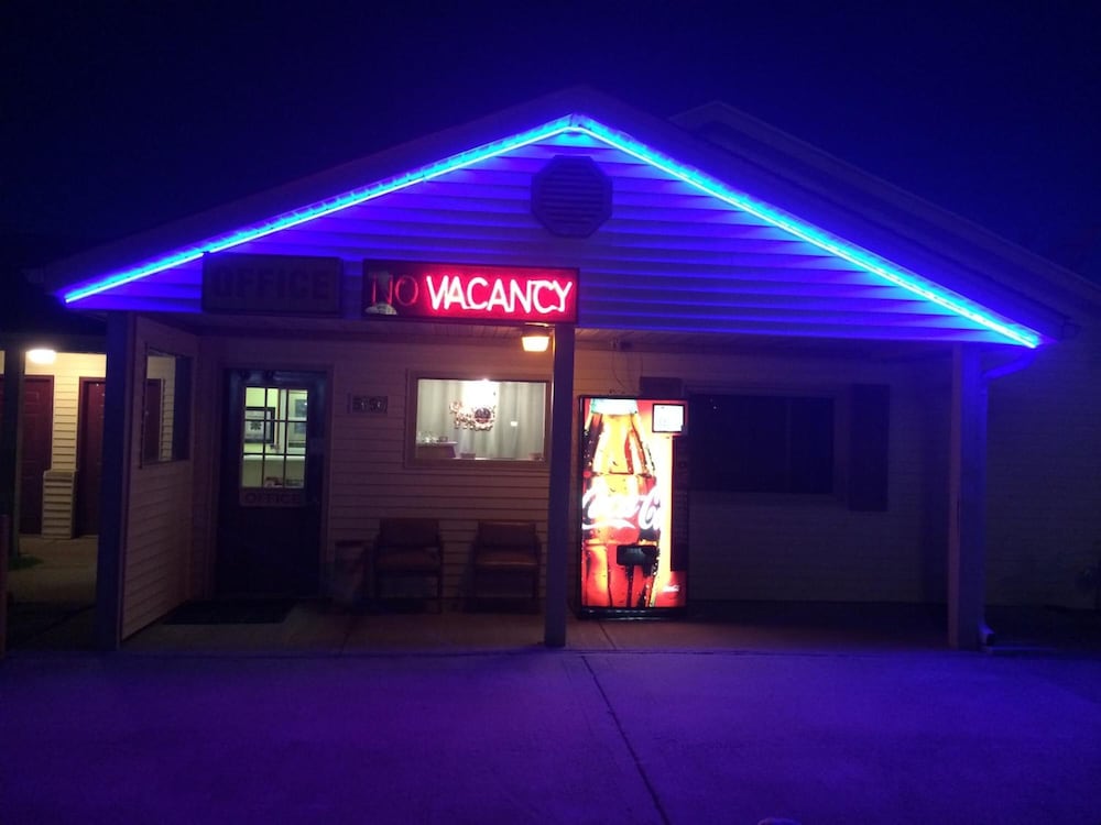 Super 7 Motel Sedalia