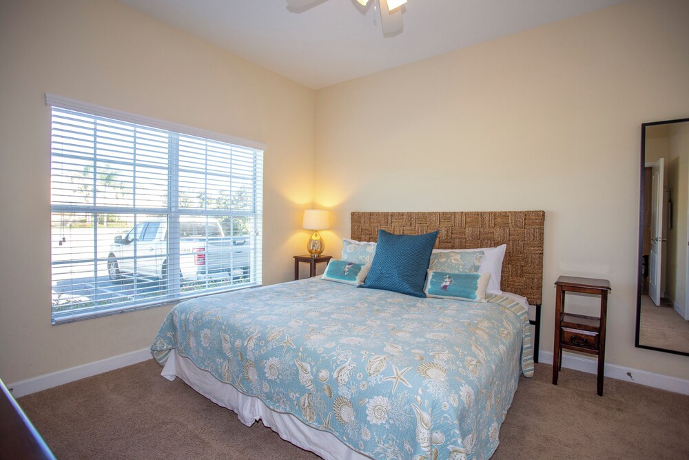 Stunning 4 Bedroom w Pool Close to Disney 8940 Paradise Palms Resort view 3