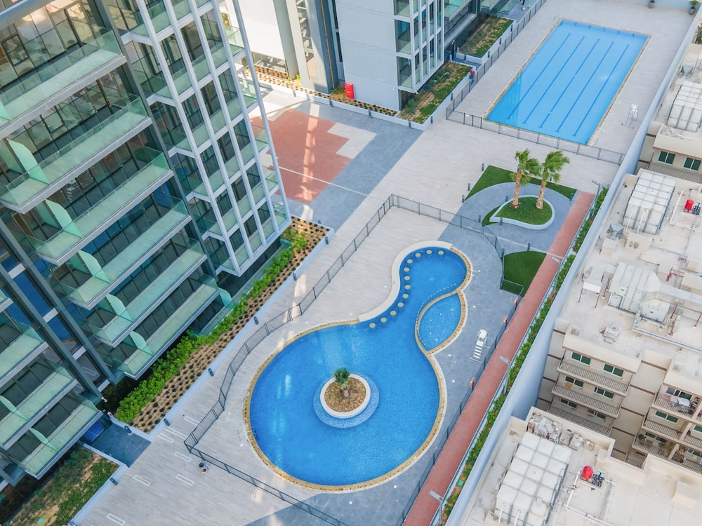 Sophisticated 1 Bedroom Apartment in Bloom Tower B