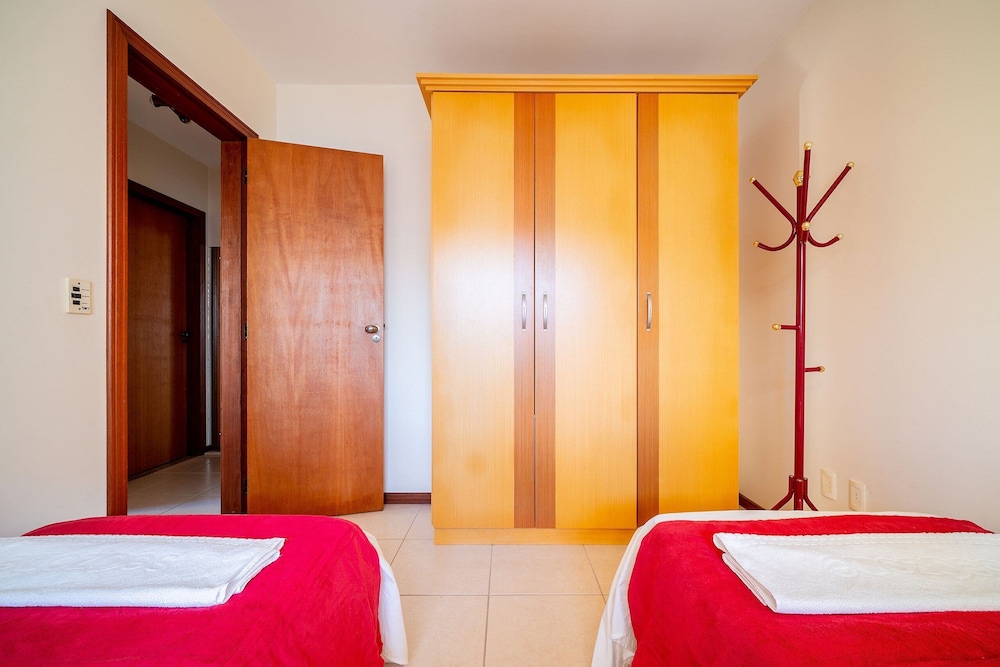 Sea View Apartm. 130m From the Beach in BC Esa901