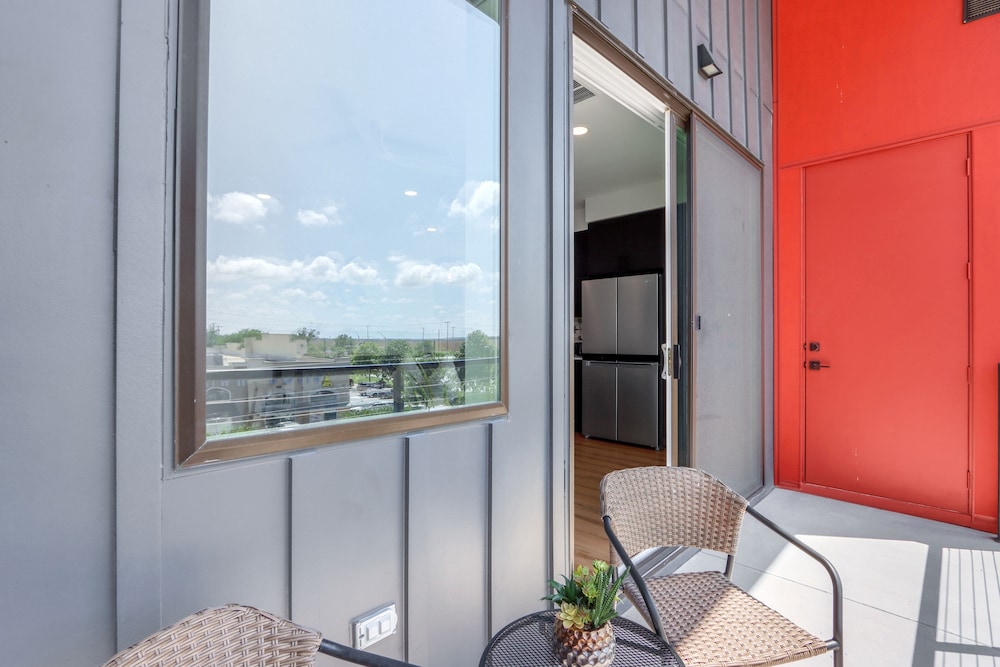 Modern Hill Country Condo for 4 w/ Resort Perks!