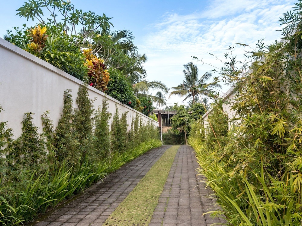 Villa Candi Kecil Empat