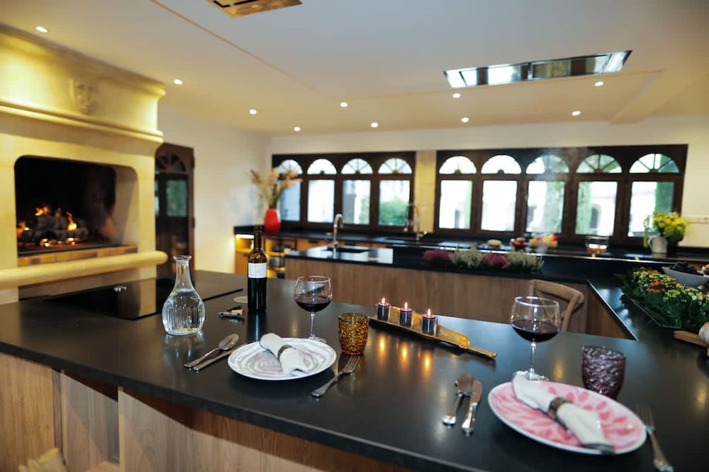 Proven ale House With Pool and spa