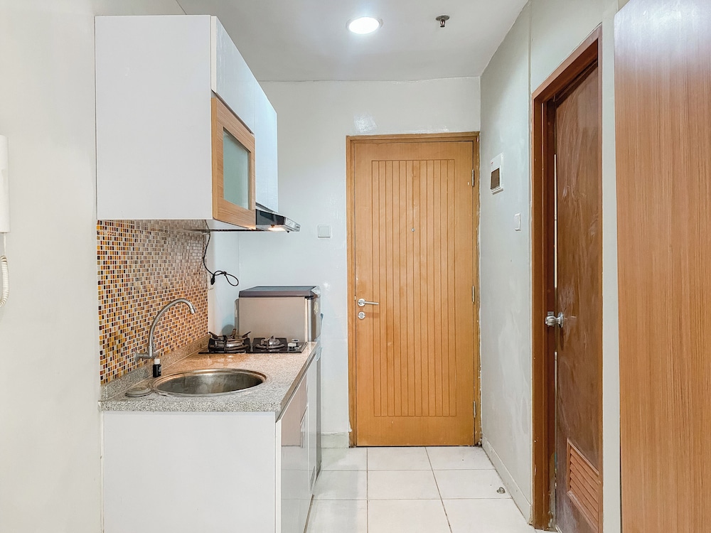 Serene And Nice Studio At Cinere Bellevue Suites Apartment