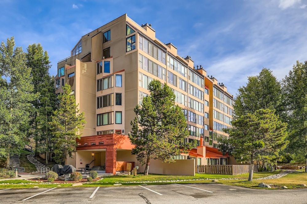 1806 Decatur 2 Bedroom Condo