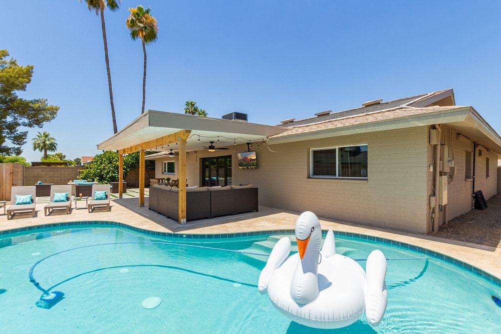 Blue Tides Getaway - Private Pool & Fire Pit