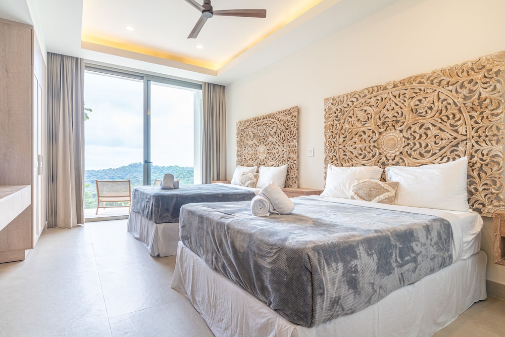 Tropical Oceanview Retreat 11br for 27 Guests