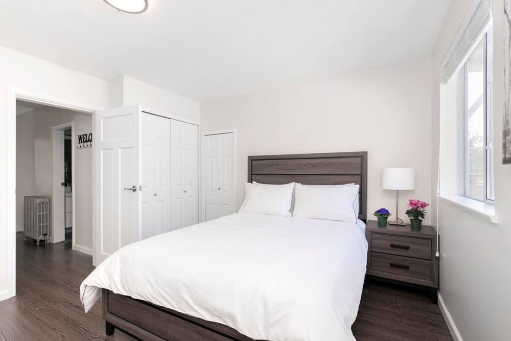 Newly Reno d 2 Bdrm Kitsilano - Centrally Located