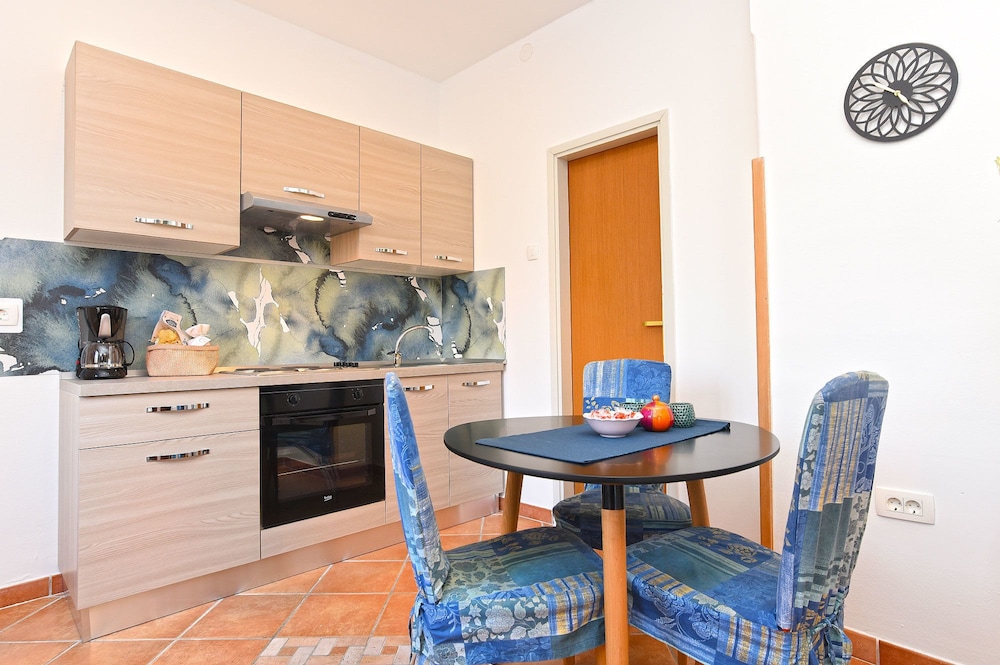 Apartment 1550 en Rovinj — kitchen