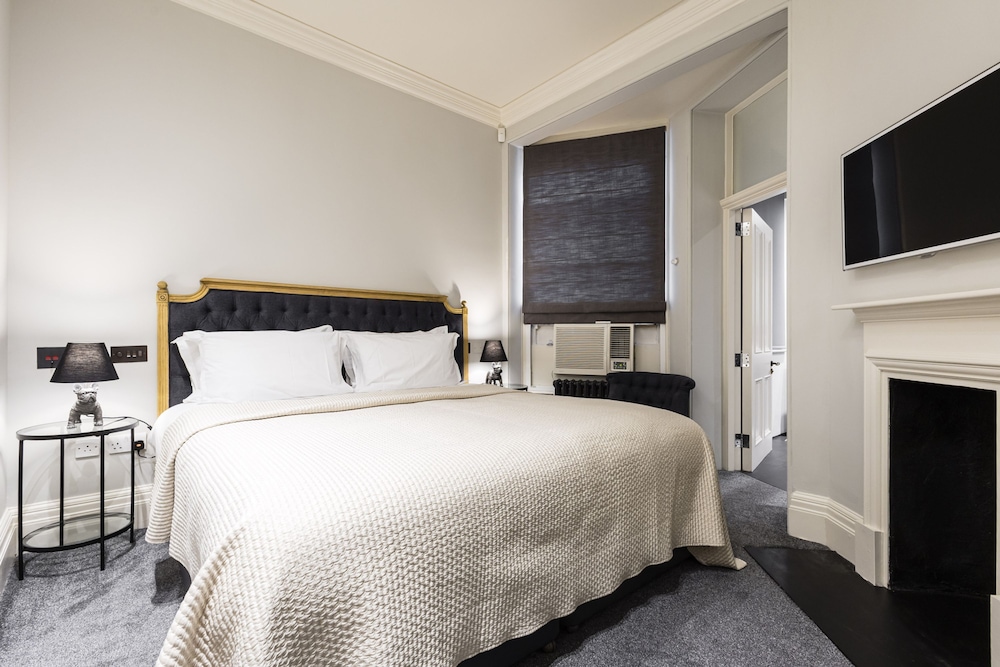 The Berkeley Square Suite