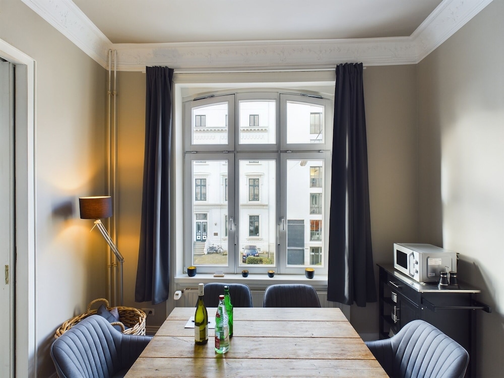 Art Apartments