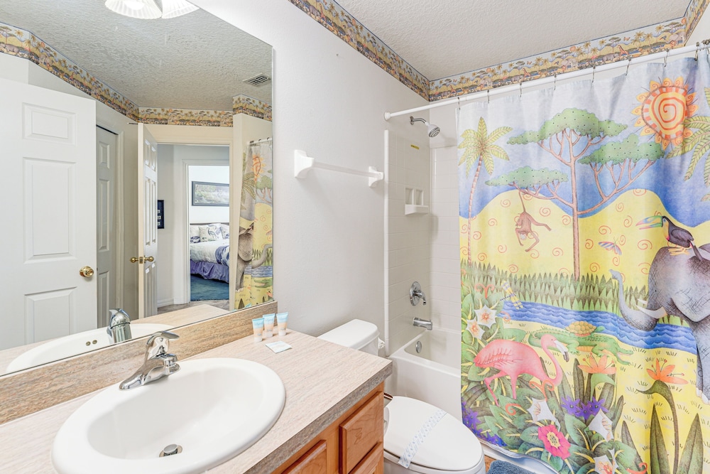 3 Mi to Disney World: Poolside Oasis w/ Game Room