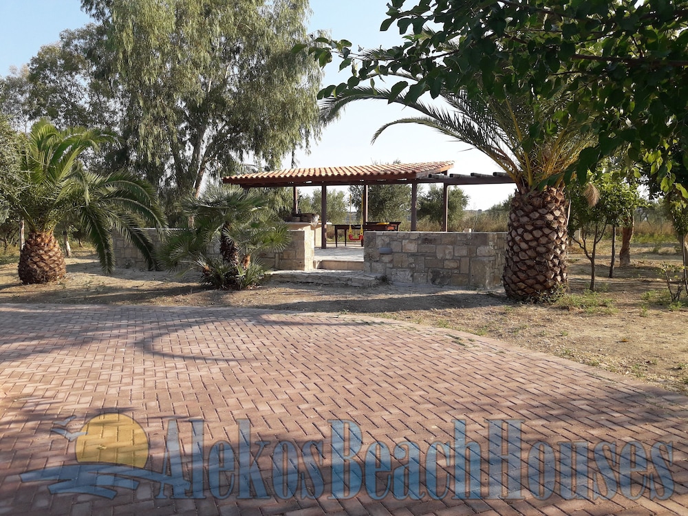 Alekos Beach Houses - Natura Verde