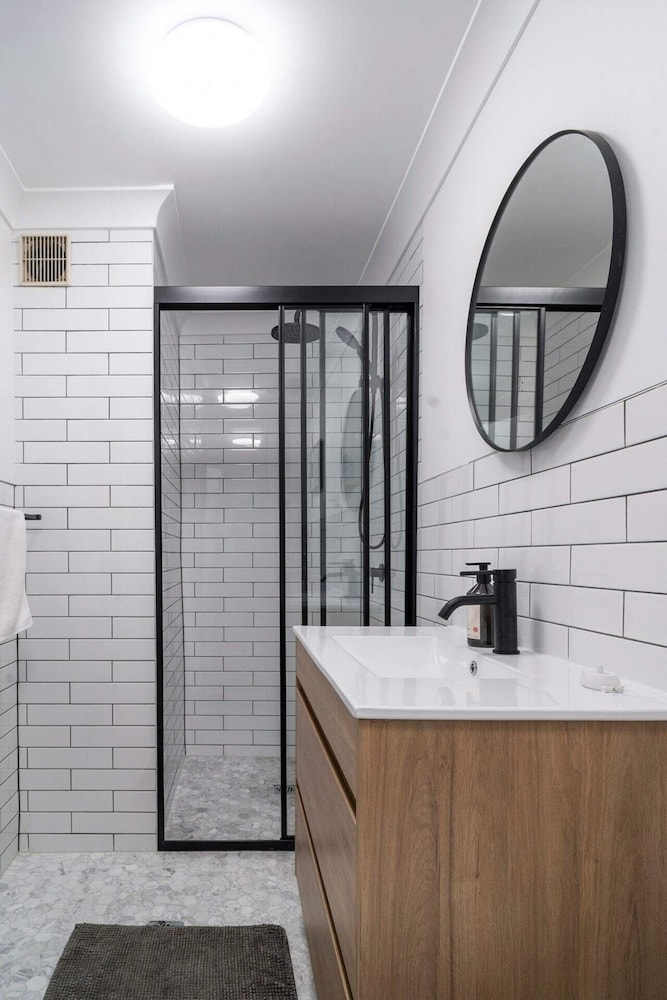 Loft Style Apartment in the Heart of Surry Hills