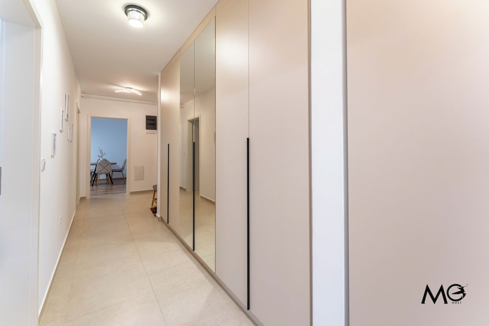 MoHost Sabina - Luxury with Balcony