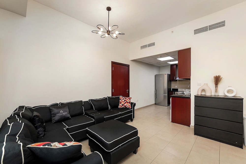 Excellent 1bdr at Bahar 6