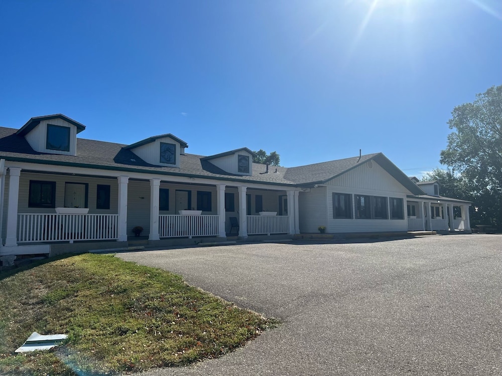 Hampton Motel