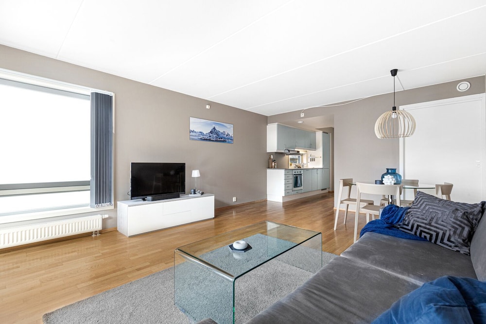 BJØRVIKA APARTMENTS, Teaterplassen, Oslo city center view 3