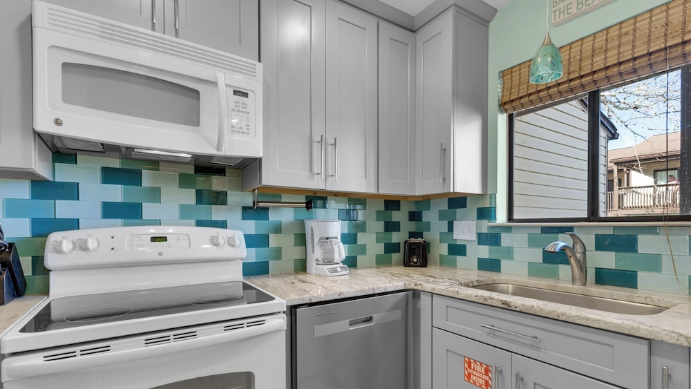 Portside Resort D1: Gulf Retreat With Pools, Beach & Family Adventures!