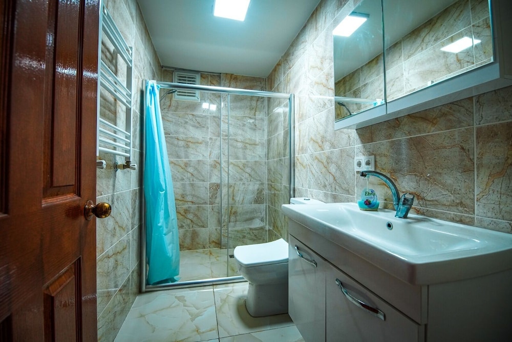 Yaghane Apartments