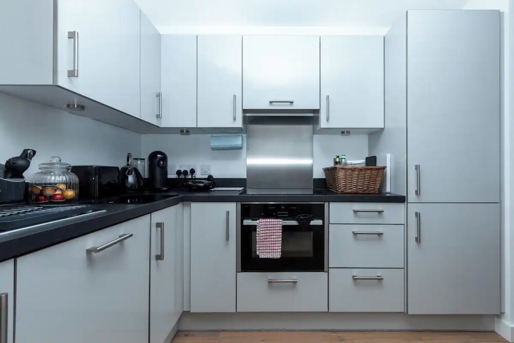 Sleek & Modern 1BD Flat - Angel