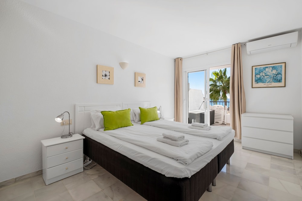 Sunny Flat With Pool in Riviera del Sol - Ref 96