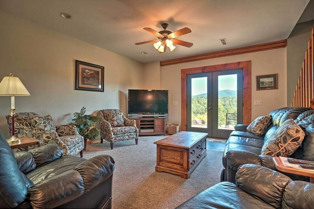 Hilltop Home w/ Panoramic Forest & Mountain Views!