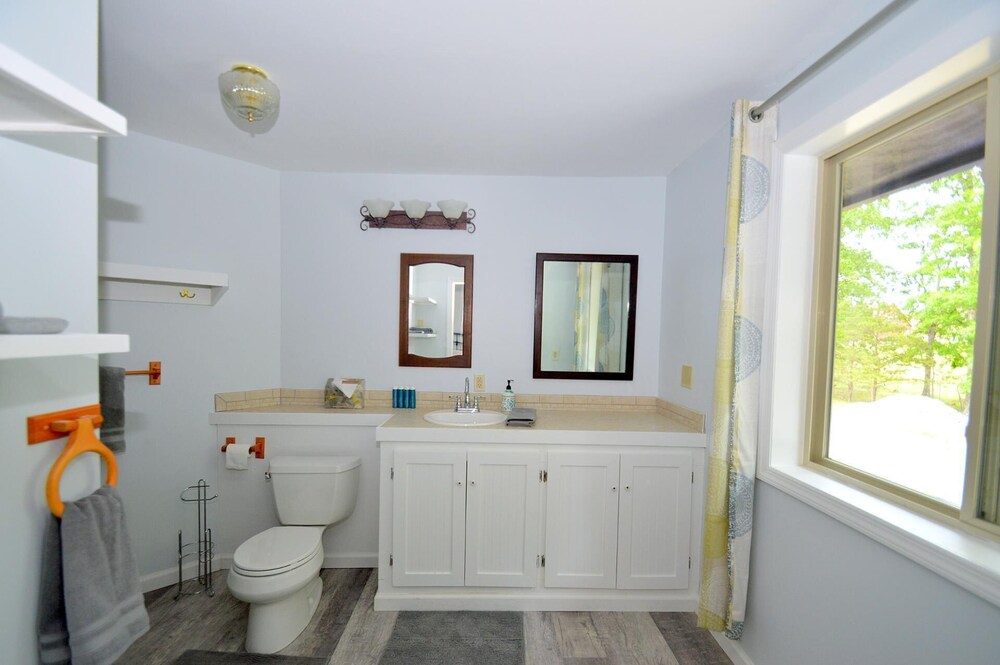 Black Bear Cabin - The Mountain Retreat!