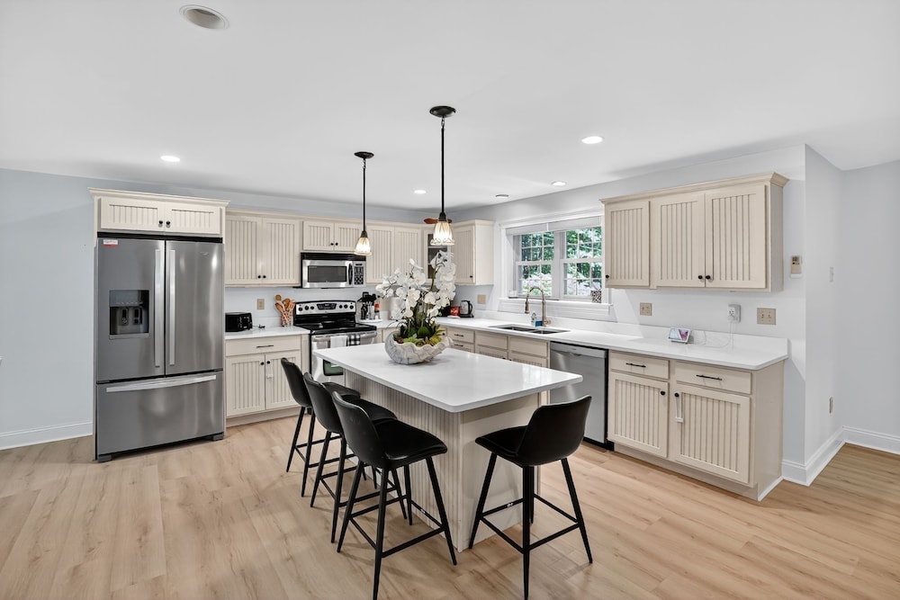 Gray Woodland Escape Golf, Pool & Cinema 5 Bedroom Home
