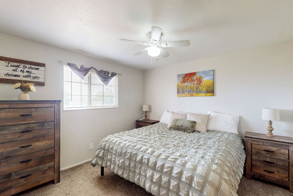 4BR Home w/ W & D, Private Backyard
