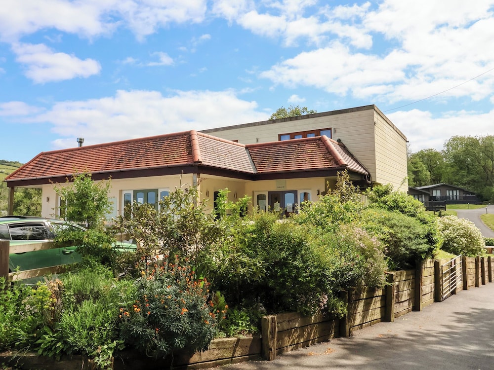 25 Manleigh Park