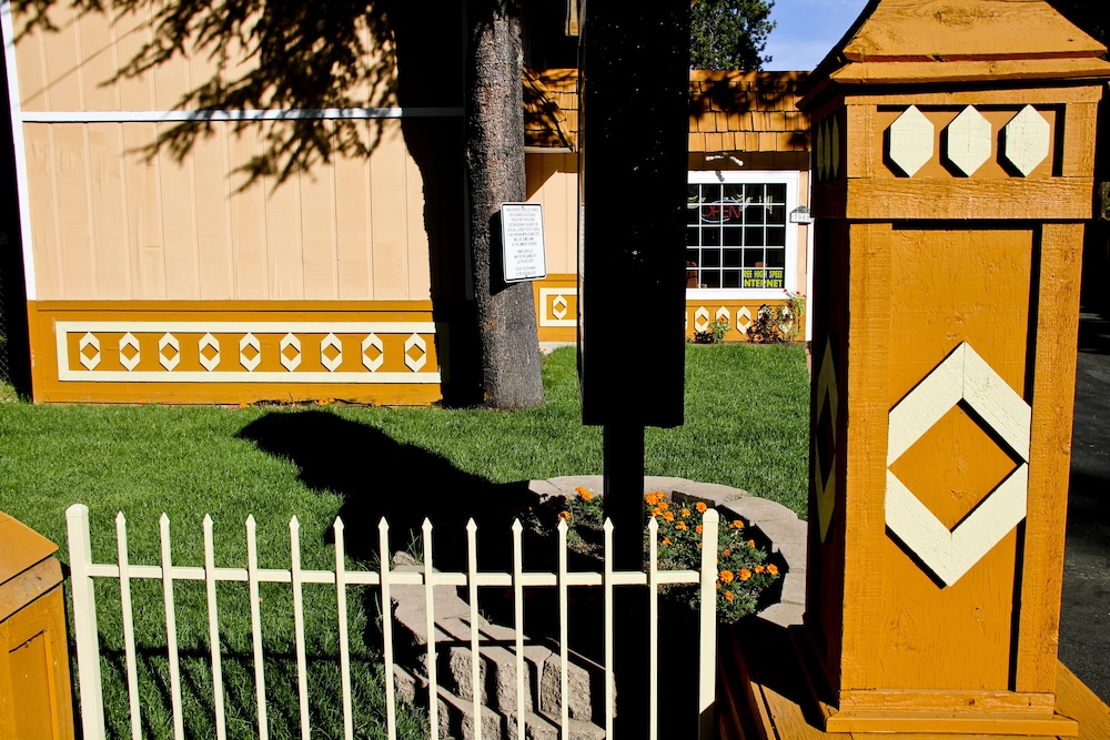 Lake Tahoe Vacations - National 9 Inn - Property Image 21