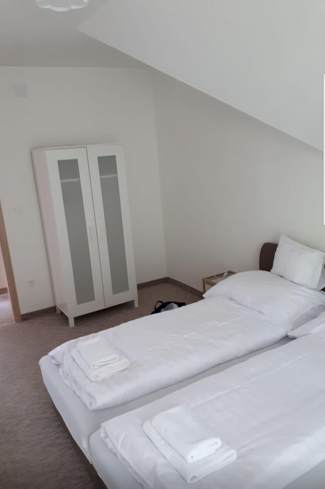 Kenese-Völgye Villahotel