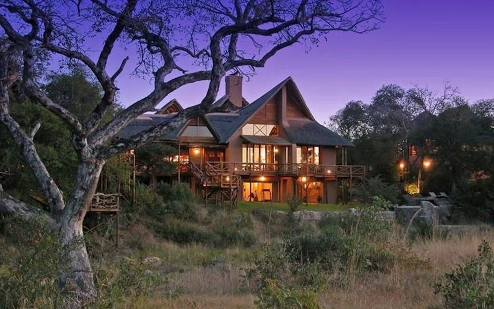 Lukimbi Safari Lodge